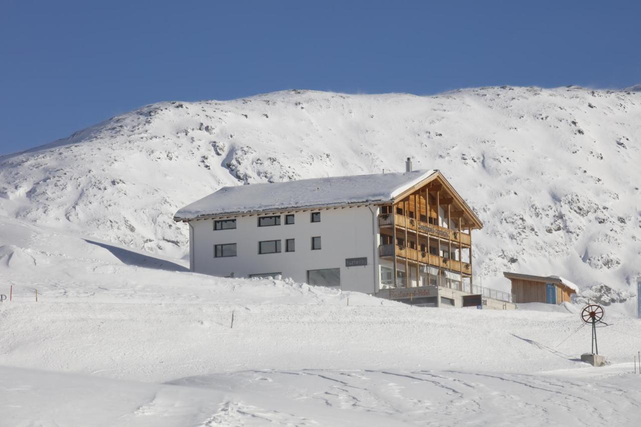 Hotel Avers Am Bach Exterior photo